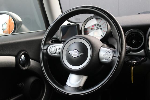 Mini Cooper Mini 1.6 Business Line 123pk | e APK | JCW look | Cruise | Airco | Start stop | 17 velgen | Elektr. ramen | 6-bak | Multifunctioneel stuur | Is