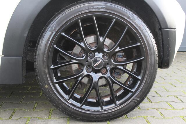 Mini Cooper Mini 1.6 Business Line 123pk | e APK | JCW look | Cruise | Airco | Start stop | 17 velgen | Elektr. ramen | 6-bak | Multifunctioneel stuur | Is