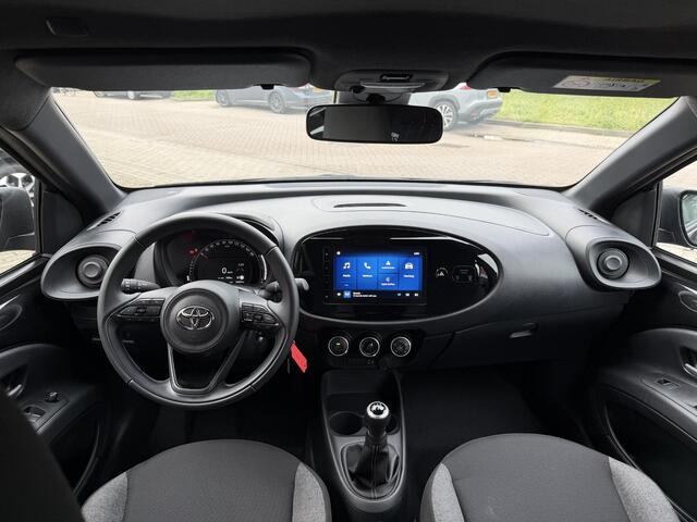 Toyota Aygo X 1.0 VVT-i MT Play Achteruitrij camera | Navigatie Apple CarPlay/Android Auto | Dealer onderhouden | Lage KM stand |