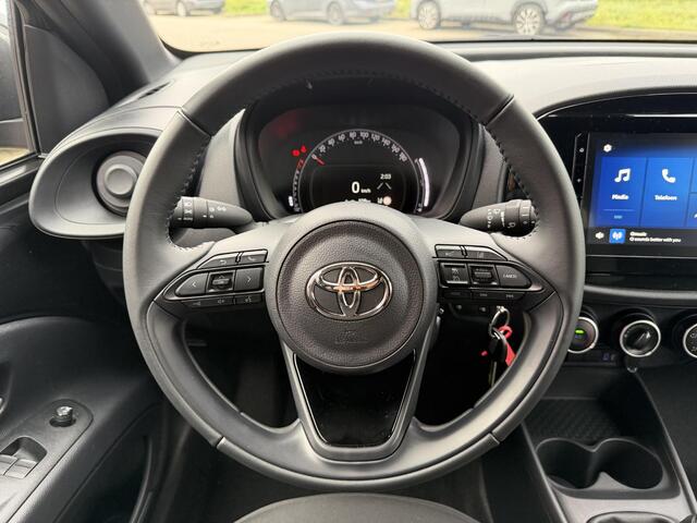 Toyota Aygo X 1.0 VVT-i MT Play Achteruitrij camera | Navigatie Apple CarPlay/Android Auto | Dealer onderhouden | Lage KM stand |
