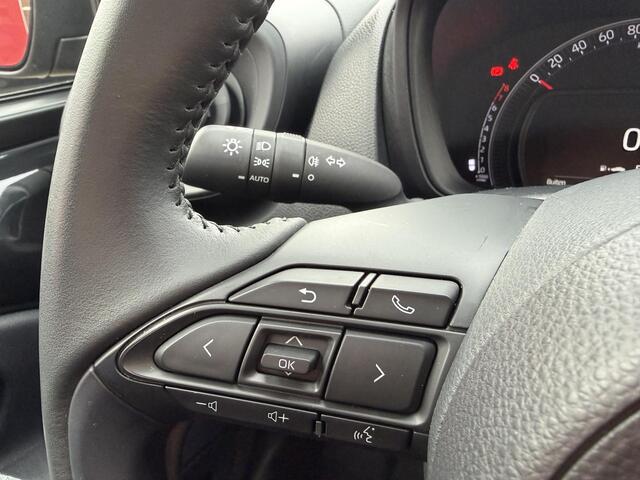 Toyota Aygo X 1.0 VVT-i MT Play Achteruitrij camera | Navigatie Apple CarPlay/Android Auto | Dealer onderhouden | Lage KM stand |