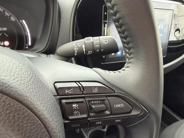Toyota Aygo X 1.0 VVT-i MT Play Achteruitrij camera | Navigatie Apple CarPlay/Android Auto | Dealer onderhouden | Lage KM stand |