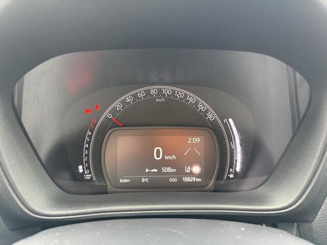 Toyota Aygo X 1.0 VVT-i MT Play Achteruitrij camera | Navigatie Apple CarPlay/Android Auto | Dealer onderhouden | Lage KM stand |
