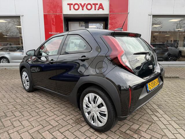 Toyota Aygo X 1.0 VVT-i MT Play Achteruitrij camera | Navigatie Apple CarPlay/Android Auto | Dealer onderhouden | Lage KM stand |