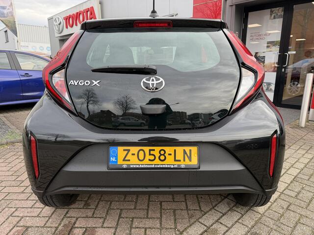 Toyota Aygo X 1.0 VVT-i MT Play Achteruitrij camera | Navigatie Apple CarPlay/Android Auto | Dealer onderhouden | Lage KM stand |