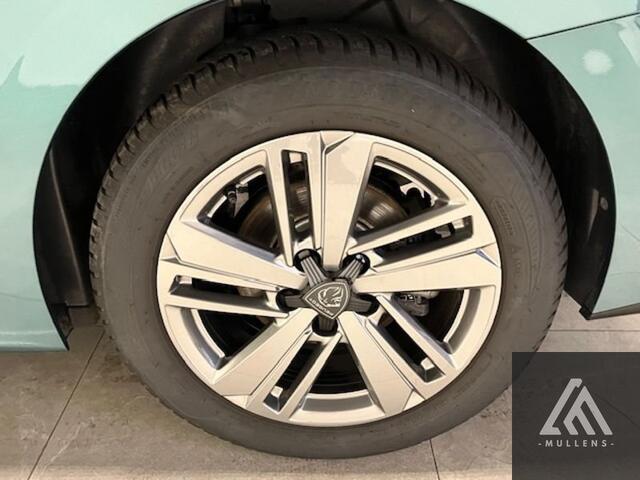 Peugeot 308 Allure EAT8 + Navi + Camera + Half leder