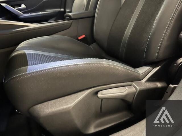 Peugeot 308 Allure EAT8 + Navi + Camera + Half leder
