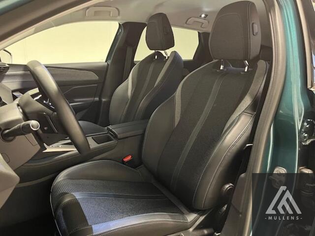 Peugeot 308 Allure EAT8 + Navi + Camera + Half leder