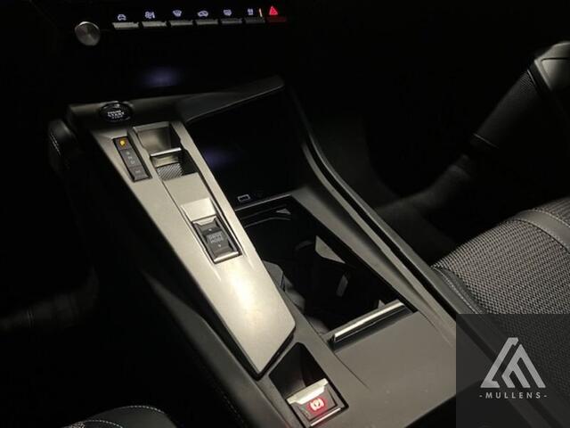 Peugeot 308 Allure EAT8 + Navi + Camera + Half leder
