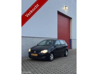 VOLKSWAGEN POLO 1.4-16V Optive