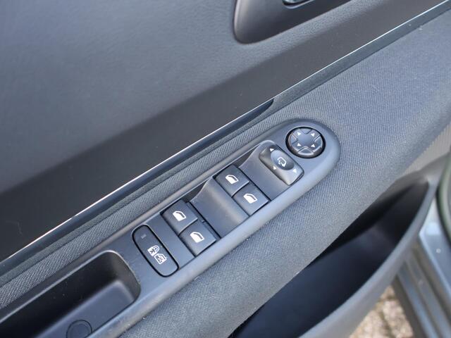 Peugeot 3008 1.6 VTi Active NAP Pano Navi 1e eigenaar Airco Cruise APK Garantie