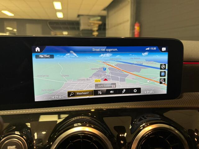 Mercedes-Benz A-Klasse 200 AMG Line Automaat | 59.853 km | Night Pack | Camera | LED