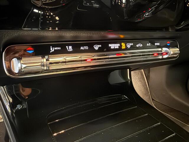 Mercedes-Benz A-Klasse 200 AMG Line Automaat | 59.853 km | Night Pack | Camera | LED