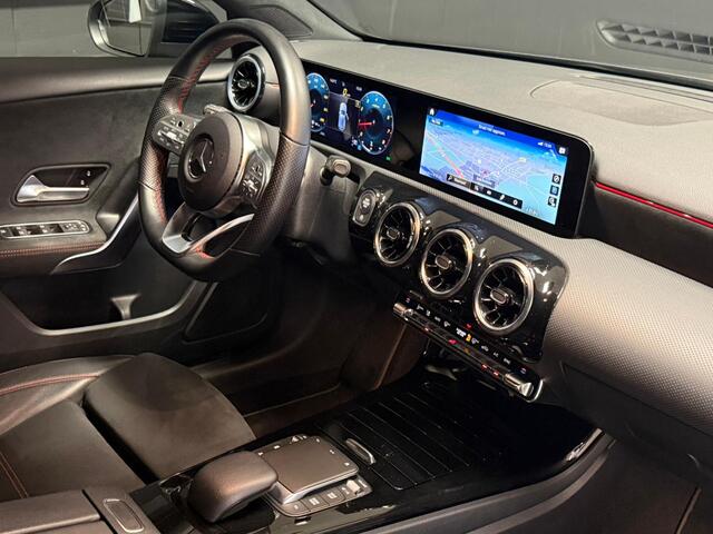 Mercedes-Benz A-Klasse 200 AMG Line Automaat | 59.853 km | Night Pack | Camera | LED