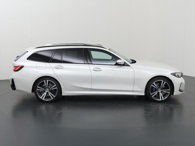 BMW 3-Serie Touring 330e M-Sport | M-Pakket | Panoramadak | Ele. stoelen + Geheugen | HUD | Sportstoelen | Camera | Apple CarPlay/Android auto | Adaptieve