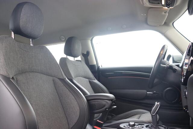 Mini Electric SE | Business Edition Navigatie/ Cruise Control/ Warmtepomp/ Sportstoelen/ Carplay / Lentevoordeel