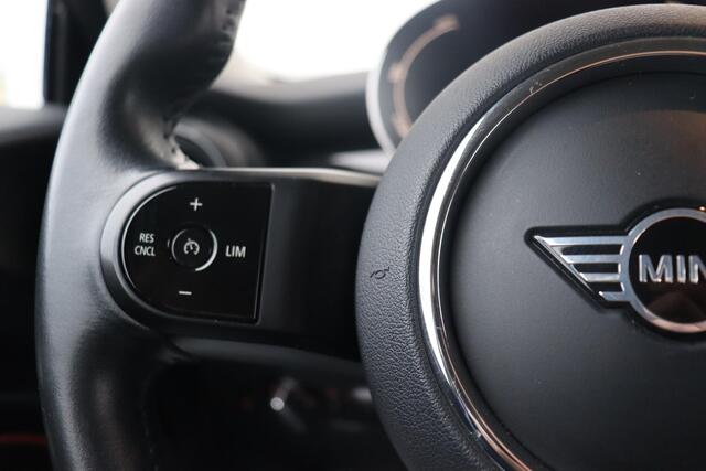 Mini Electric SE | Business Edition Navigatie/ Cruise Control/ Warmtepomp/ Sportstoelen/ Carplay / Lentevoordeel
