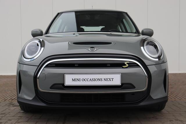 Mini Electric SE | Business Edition Navigatie/ Cruise Control/ Warmtepomp/ Sportstoelen/ Carplay / Lentevoordeel
