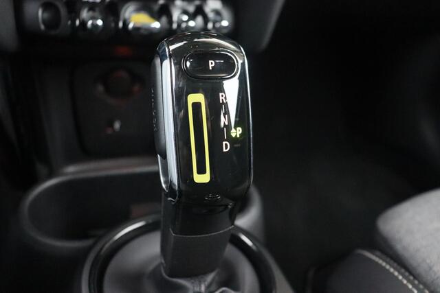 Mini Electric SE | Business Edition Navigatie/ Cruise Control/ Warmtepomp/ Sportstoelen/ Carplay / Lentevoordeel