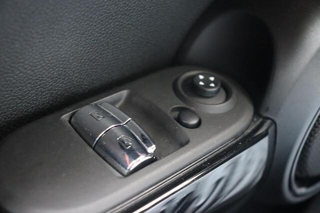 Mini Electric SE | Business Edition Navigatie/ Cruise Control/ Warmtepomp/ Sportstoelen/ Carplay / Lentevoordeel