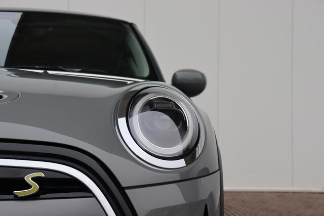 Mini Electric SE | Business Edition Navigatie/ Cruise Control/ Warmtepomp/ Sportstoelen/ Carplay / Lentevoordeel