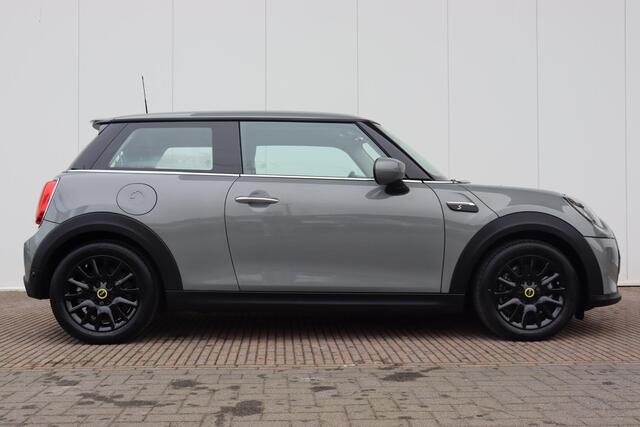 Mini Electric SE | Business Edition Navigatie/ Cruise Control/ Warmtepomp/ Sportstoelen/ Carplay / Lentevoordeel