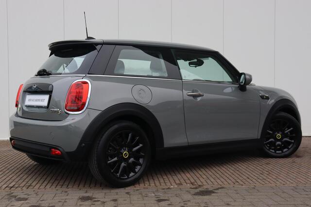 Mini Electric SE | Business Edition Navigatie/ Cruise Control/ Warmtepomp/ Sportstoelen/ Carplay / Lentevoordeel