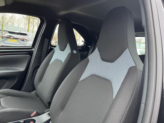 Toyota Aygo X Hybrid 115 play | � 1.500 extra inruilwaarde |