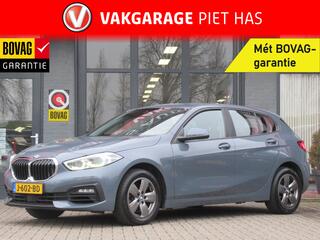 BMW 1-SERIE 118i Executive Edition Automaat. | Clima-Airco | Apple Carplay | Parkeersensoren | Incl. BOVAG Garantie | DAB+ |
