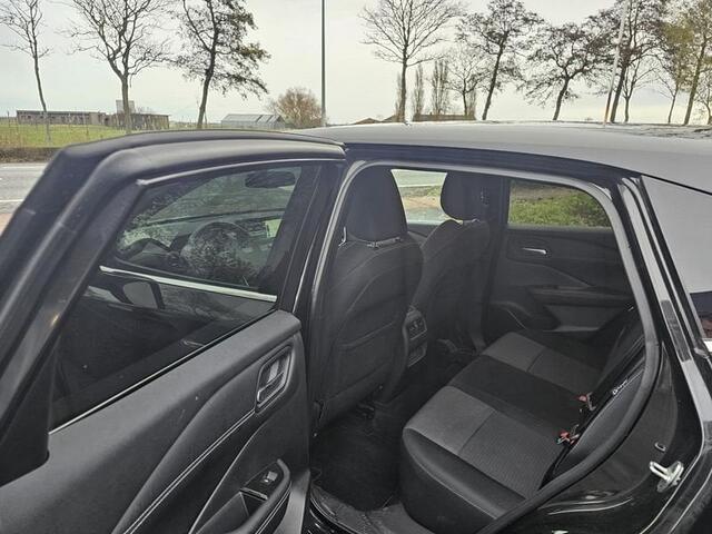 Nissan Qashqai 1.3 Mild-Hybrid N-Connecta  5 JAAR WAARBORG