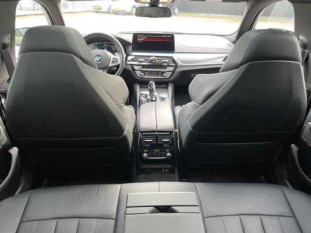 BMW 5-Serie Touring 530e xDrive High Executive LCI M-Sport Stoelen Compleet BMW Onderhoud incl 12 maanden Garantie