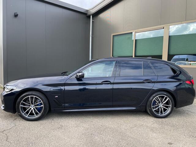 BMW 5-Serie Touring 530e xDrive High Executive LCI M-Sport Stoelen Compleet BMW Onderhoud incl 12 maanden Garantie