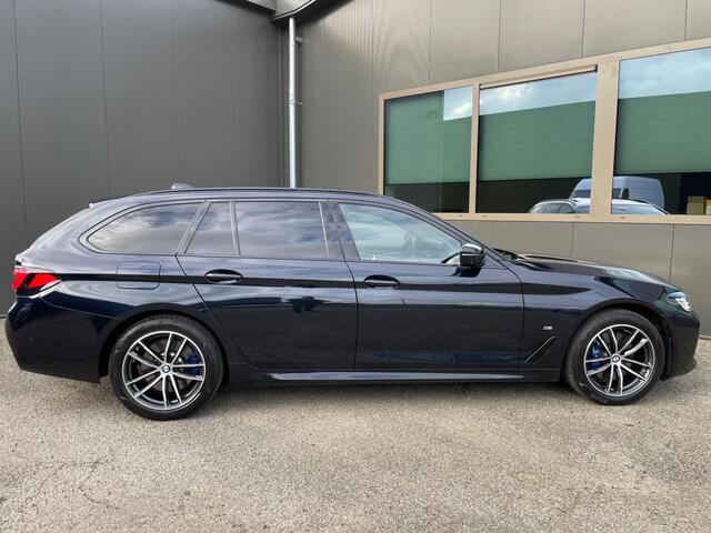 BMW 5-Serie Touring 530e xDrive High Executive LCI M-Sport Stoelen Compleet BMW Onderhoud incl 12 maanden Garantie