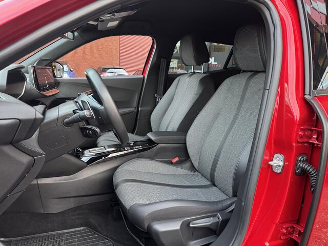 Peugeot 2008 1.2 PureTech 130 Allure // FULL LED // APPLE CARPLAY / ANDROID AUTO // KEYLESS // STOELVERWARMING // PDC V+A