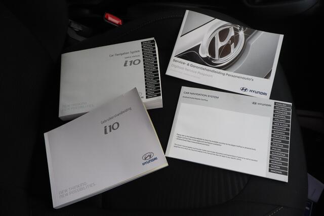 Hyundai I 10 1.0i Comfort - NL- Auto Airco I Parkeersensor A I Apple