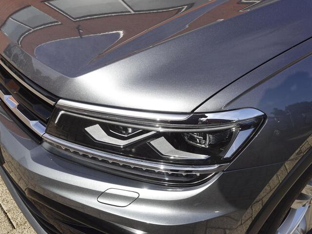 Volkswagen Tiguan Allspace 1.5 TSI DSG R-Line 7p. Navigatie Climate Control Lichtmetalen velgen DAB Led Stoelverwarming Apple Carplay/ Android Auto Lichtmetalen 