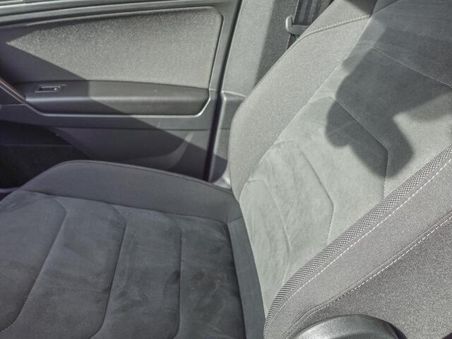 Volkswagen Tiguan Allspace 1.5 TSI DSG R-Line 7p. Navigatie Climate Control Lichtmetalen velgen DAB Led Stoelverwarming Apple Carplay/ Android Auto Lichtmetalen 
