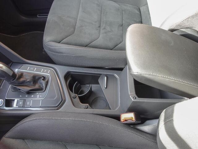 Volkswagen Tiguan Allspace 1.5 TSI DSG R-Line 7p. Navigatie Climate Control Lichtmetalen velgen DAB Led Stoelverwarming Apple Carplay/ Android Auto Lichtmetalen 