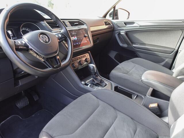 Volkswagen Tiguan Allspace 1.5 TSI DSG R-Line 7p. Navigatie Climate Control Lichtmetalen velgen DAB Led Stoelverwarming Apple Carplay/ Android Auto Lichtmetalen 