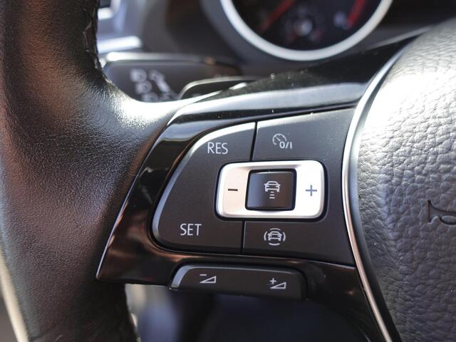 Volkswagen Tiguan Allspace 1.5 TSI DSG R-Line 7p. Navigatie Climate Control Lichtmetalen velgen DAB Led Stoelverwarming Apple Carplay/ Android Auto Lichtmetalen 