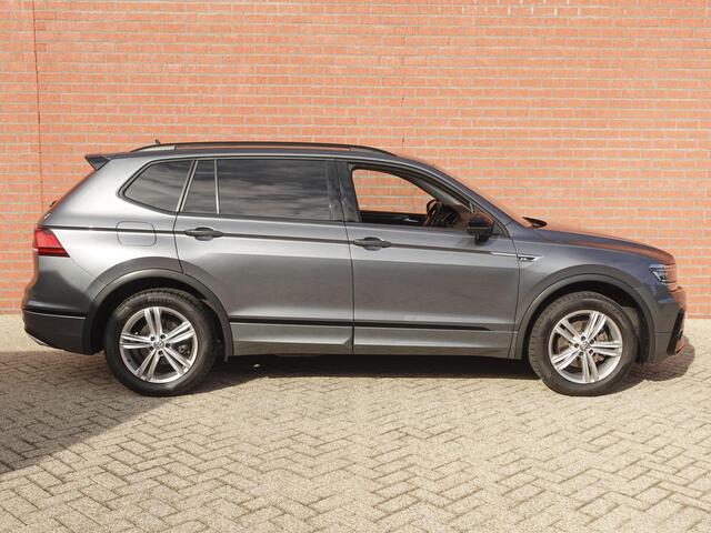 Volkswagen Tiguan Allspace 1.5 TSI DSG R-Line 7p. Navigatie Climate Control Lichtmetalen velgen DAB Led Stoelverwarming Apple Carplay/ Android Auto Lichtmetalen 