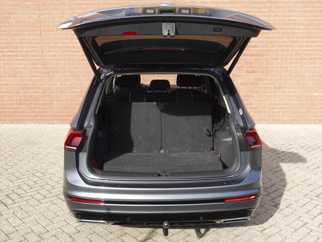 Volkswagen Tiguan Allspace 1.5 TSI DSG R-Line 7p. Navigatie Climate Control Lichtmetalen velgen DAB Led Stoelverwarming Apple Carplay/ Android Auto Lichtmetalen 