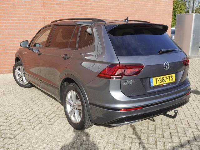 Volkswagen Tiguan Allspace 1.5 TSI DSG R-Line 7p. Navigatie Climate Control Lichtmetalen velgen DAB Led Stoelverwarming Apple Carplay/ Android Auto Lichtmetalen 