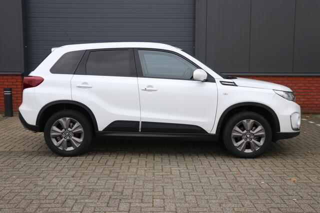Suzuki Vitara 1.5 Hybrid Select Automaat | camera | side assist | stoelverwarming / ACC
