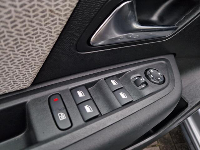 Citroen C4 X 1.2 aut. 130pk/Widescreen/Stoelverwarming