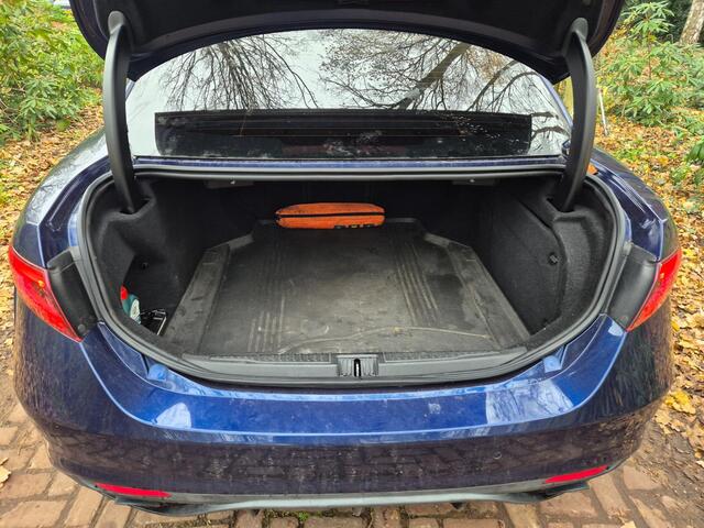 Alfa Romeo Giulia 2.0T Super