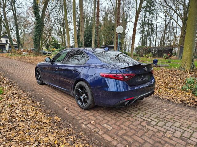 Alfa Romeo Giulia 2.0T Super
