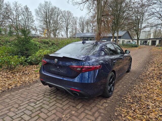 Alfa Romeo Giulia 2.0T Super