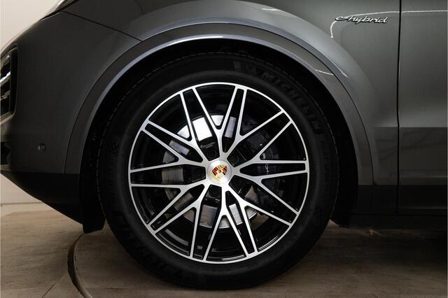 Porsche Cayenne Coup� 3.0 E-Hybrid 470PK | InnoDrive | Bose | Trekhaak | Sportchrono | VOL Fabrieksgarantie