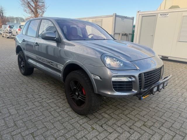 Porsche Cayenne 4.8 Turbo BAJA uitgevoerd lees tekst